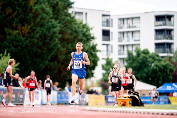 Ben Eric Schlichter (LAV Stadtwerke Tuebingen) am 29.05.2022 waehrend der Deutschen Meisterschaften Langstaffel im Otto-Schott-Sportzentrum in Mainz